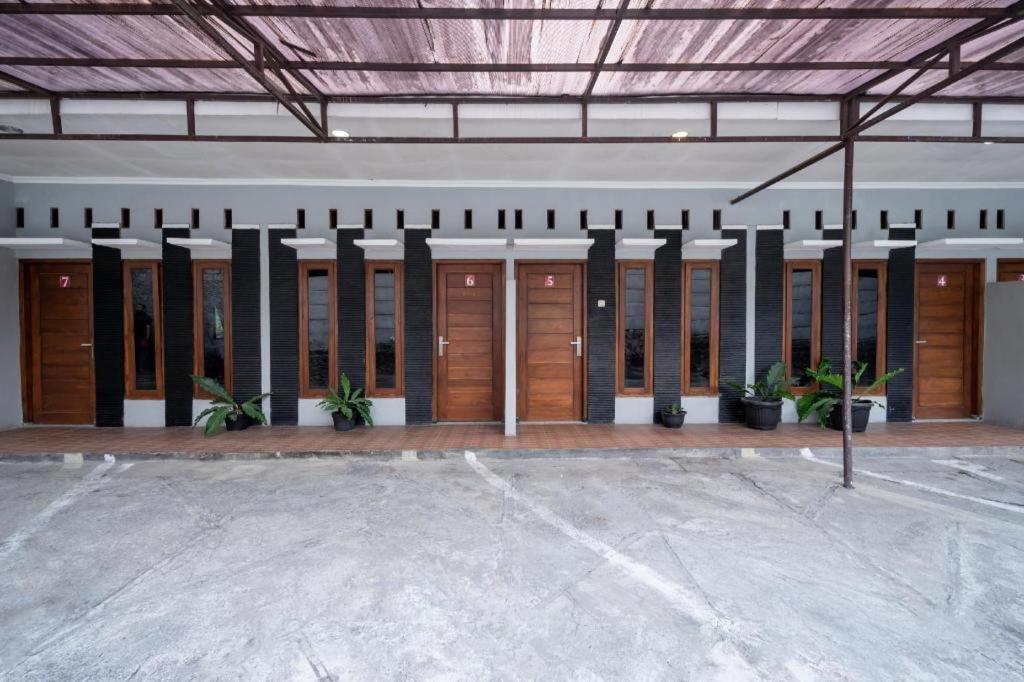 Wisma Putra Jaya Hotel Kaliurang Exterior photo